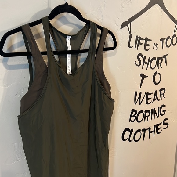 Lululemon In Your Pace Tank dark green NWT - Picture 2 of 6